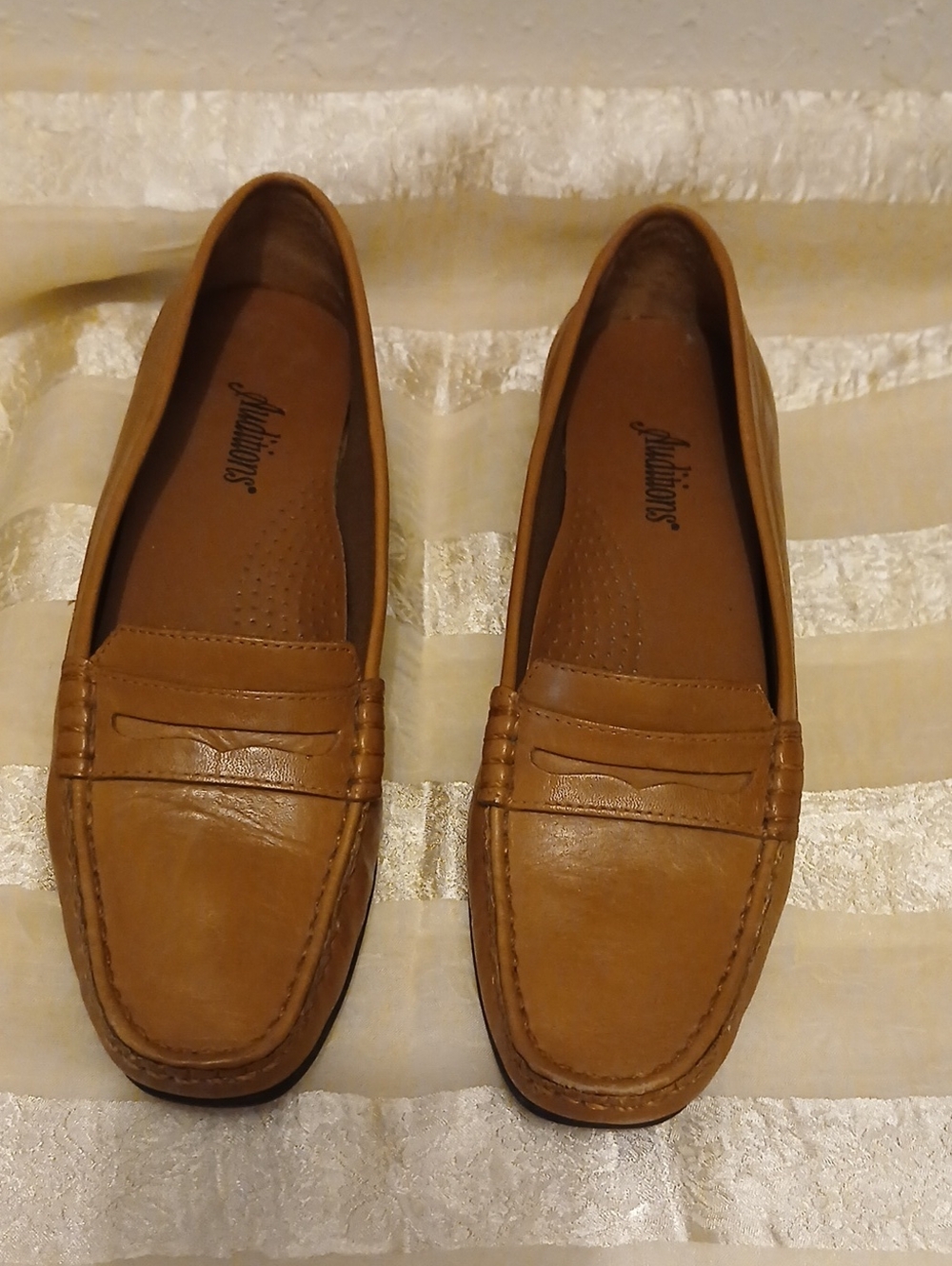 Auditions leather Cognac Penny Loafers.EUC Sz6N